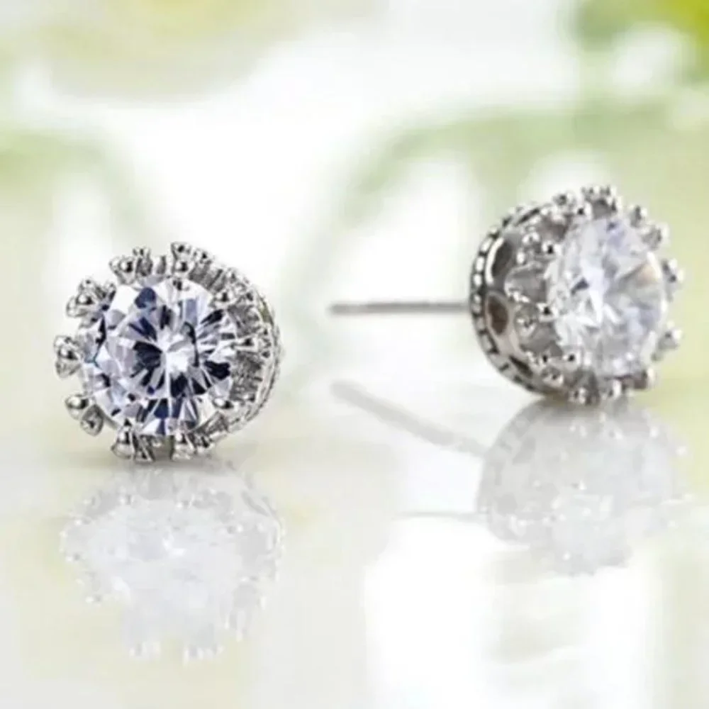 925 STERLING SILVER DIAMOND CROWN EARRINGS, BEAUTIFUL EARRINGS, CUTE EARRINGS. - Picture 3 of 5